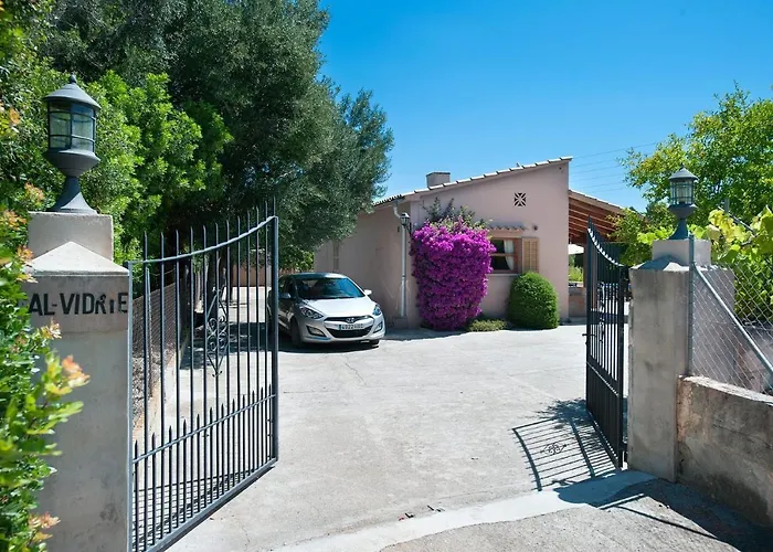 Andreu By * Порт-де-Польєнса